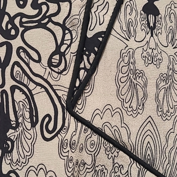 Anthropologie Silk Lace Print Short Sleeve Blouse Size M Black & Beige - Picture 5 of 8